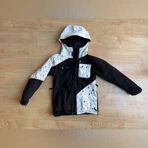 Volcom Youth Black and White Shell size Medium